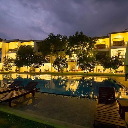 Grand Tamarind Lake Kataragama Esterno foto