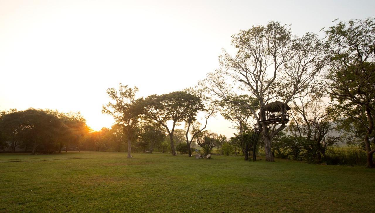 Grand Tamarind Lake Kataragama Esterno foto