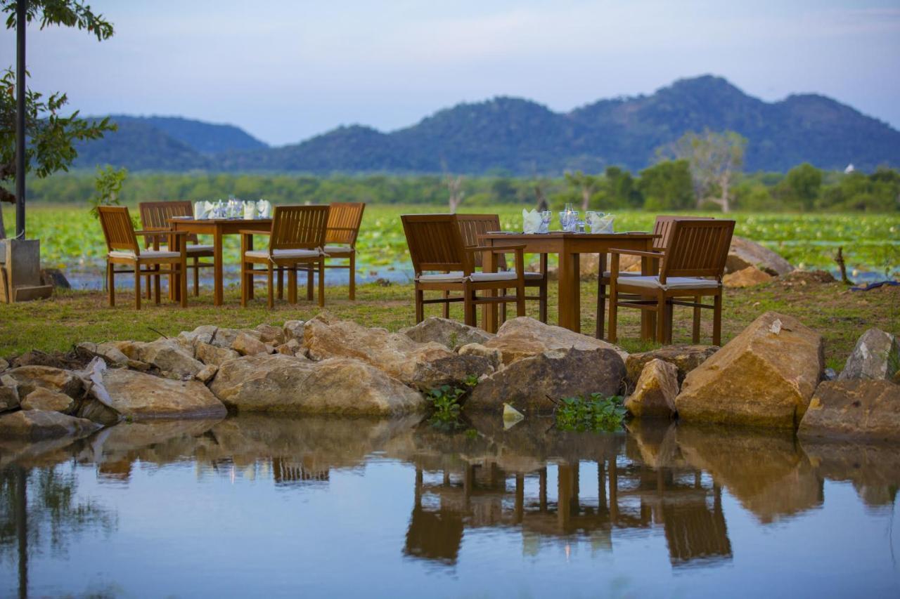 Grand Tamarind Lake Kataragama Esterno foto