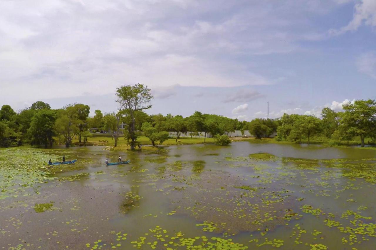 Grand Tamarind Lake Kataragama Esterno foto
