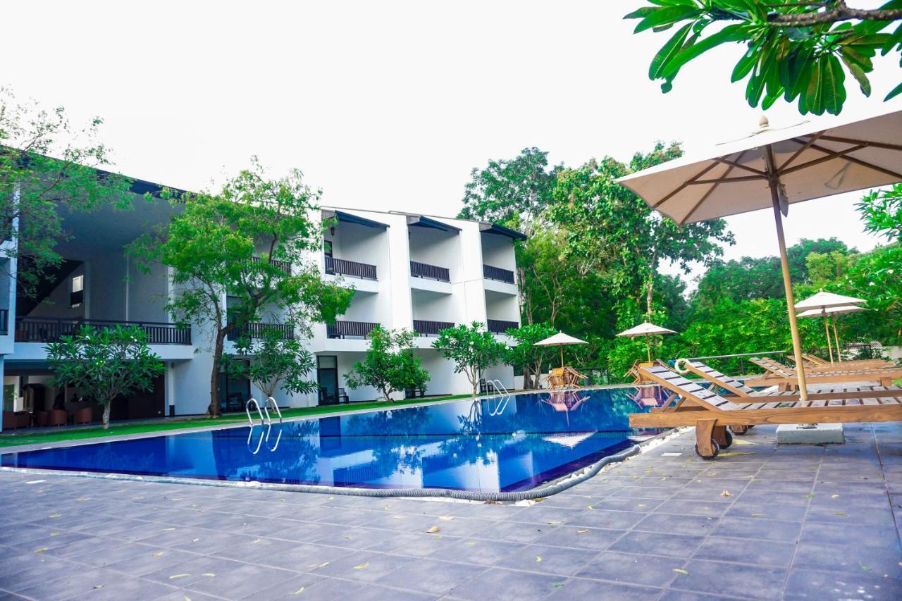 Grand Tamarind Lake Kataragama Esterno foto