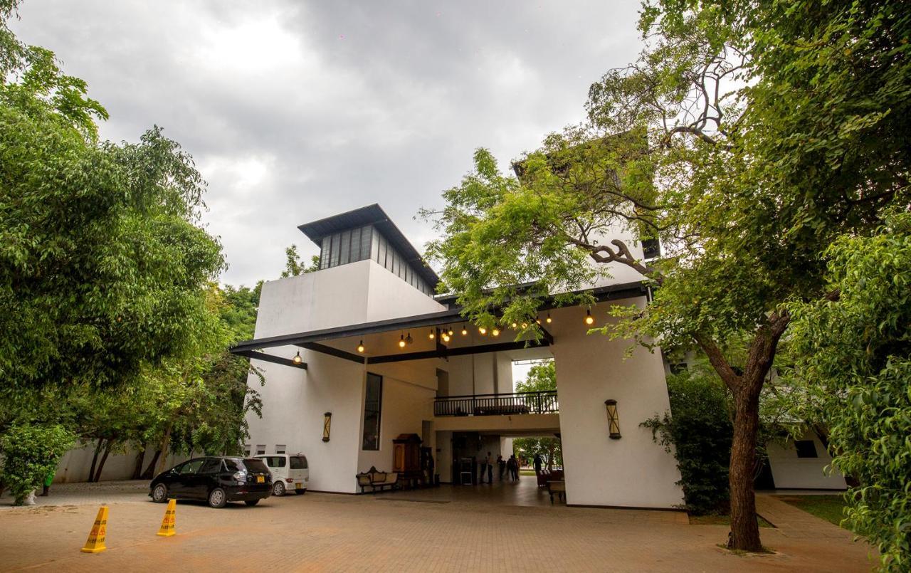 Grand Tamarind Lake Kataragama Esterno foto