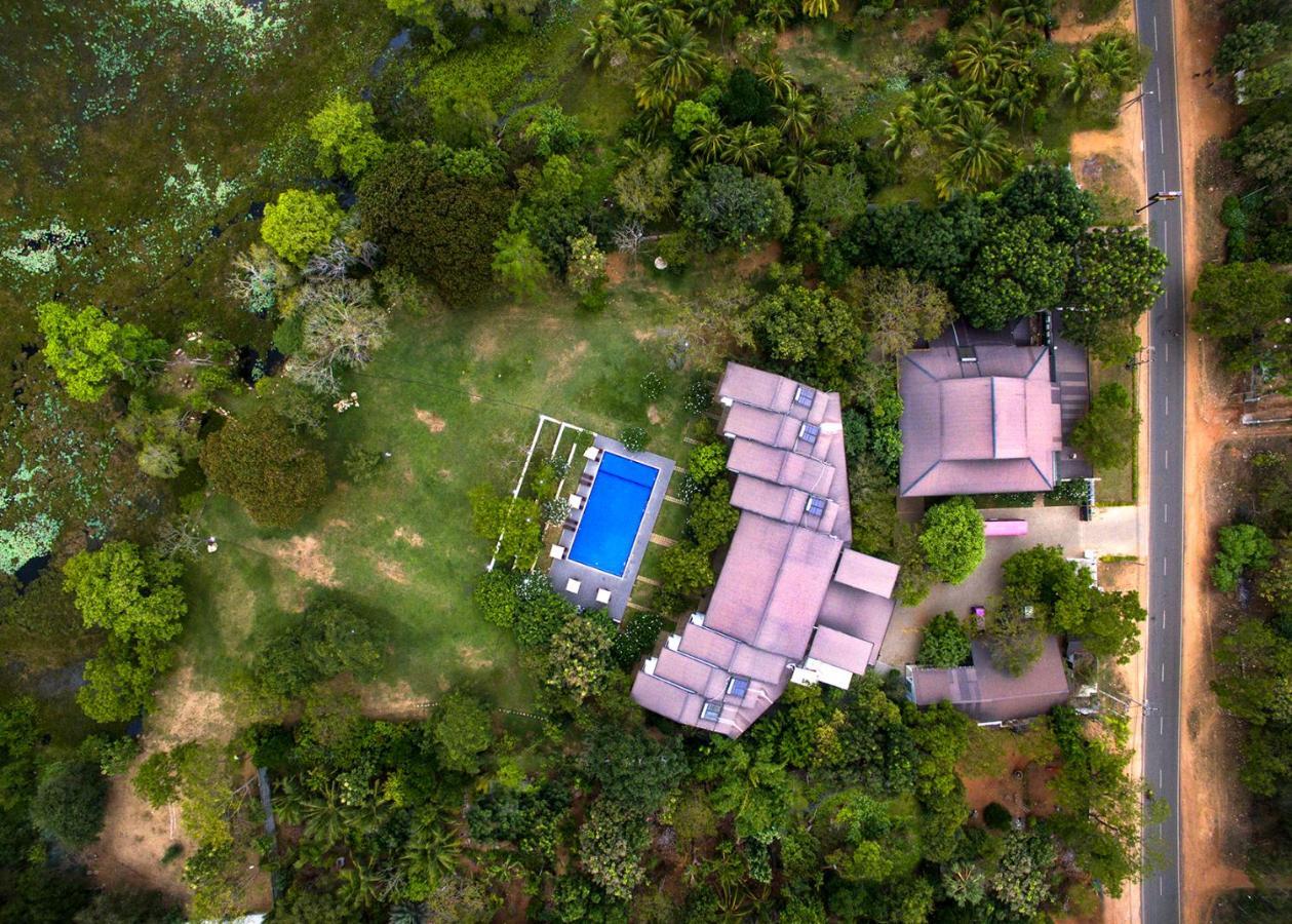 Grand Tamarind Lake Kataragama Esterno foto
