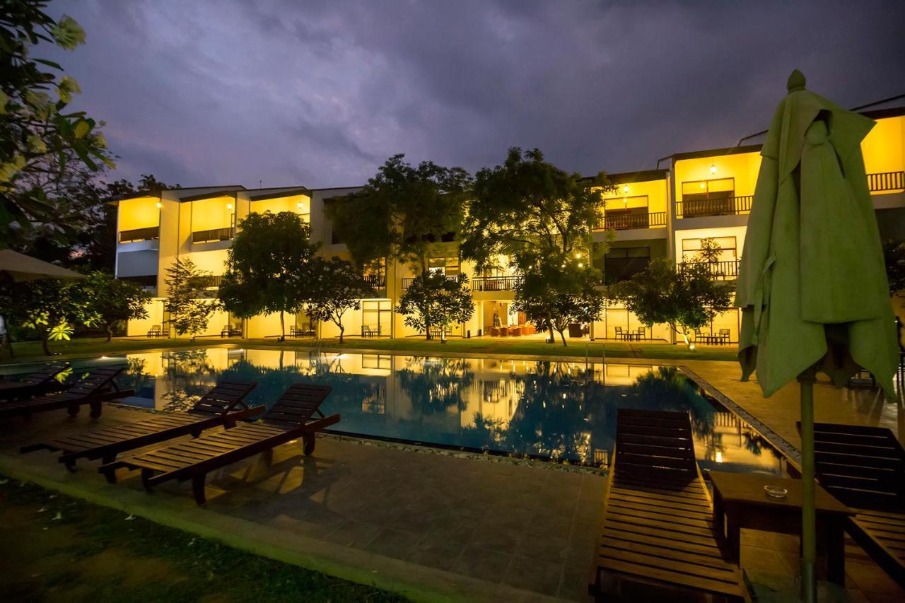 Grand Tamarind Lake Kataragama Esterno foto
