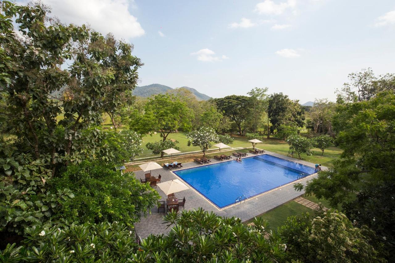 Grand Tamarind Lake Kataragama Esterno foto